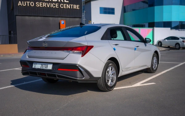  Grey Hyundai Elantra Photo 4