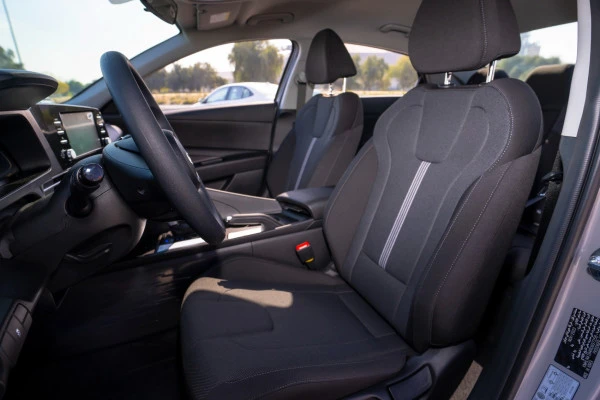  Grey Hyundai Elantra Photo 6