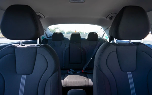  Grey Hyundai Elantra Photo 10