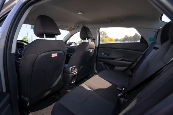  Grey Hyundai Elantra Photo 11