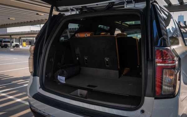  Beige Chevrolet Tahoe Photo 7