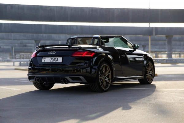  Black Audi TT Photo 3