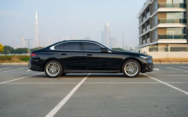  Black BMW 520i Photo 3