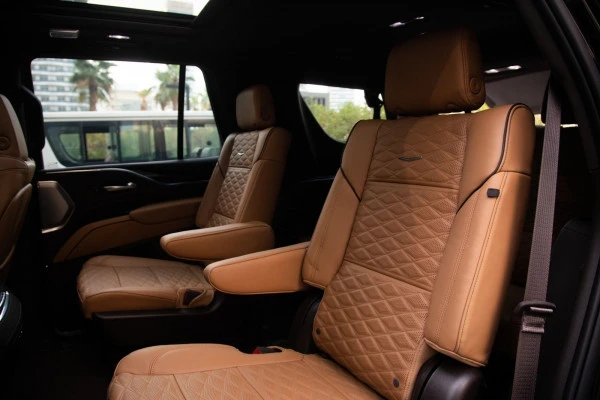  Black Cadillac Escalade Photo 4