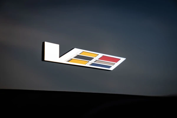  Black Cadillac Escalade Photo 5