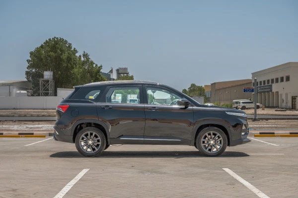  Black Chevrolet Captiva Photo 2