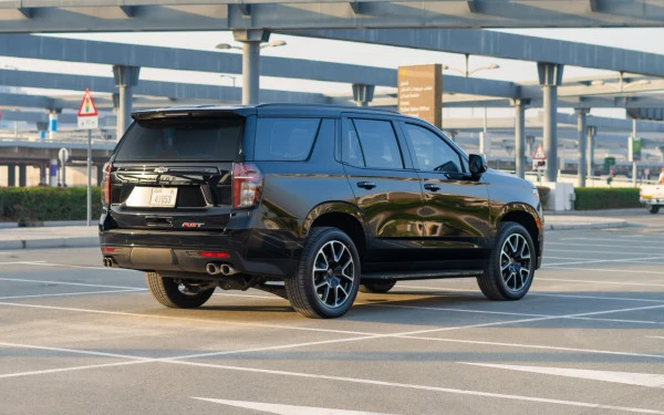  Black Chevrolet Tahoe RST Photo 3