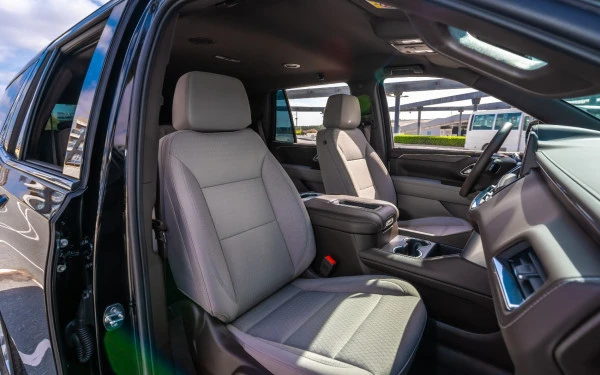  Black Chevrolet Tahoe Photo 5