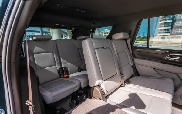  Black Chevrolet Tahoe Photo 7