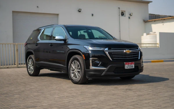  Black Chevrolet Traverse Photo 2