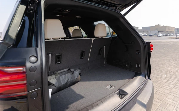  Black Chevrolet Traverse Photo 8