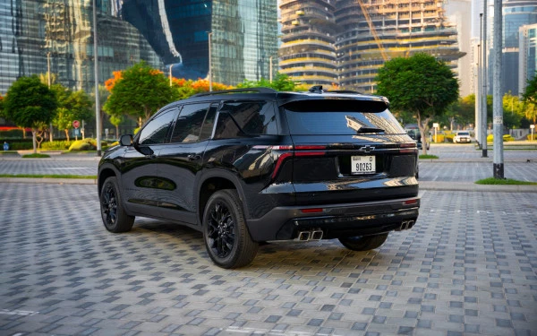  Black Chevrolet Traverse Photo 2