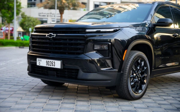  Black Chevrolet Traverse Photo 4