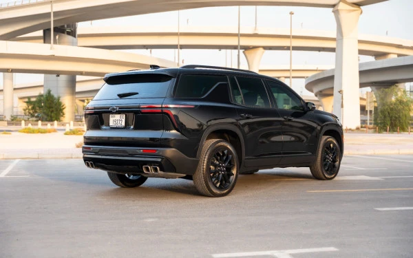  Black Chevrolet Traverse Photo 5