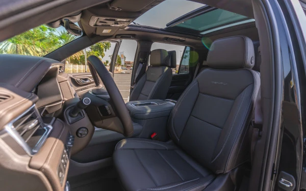  Black GMC Yukon Denali Photo 4