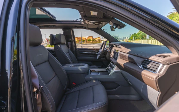 Black GMC Yukon Denali Photo 7