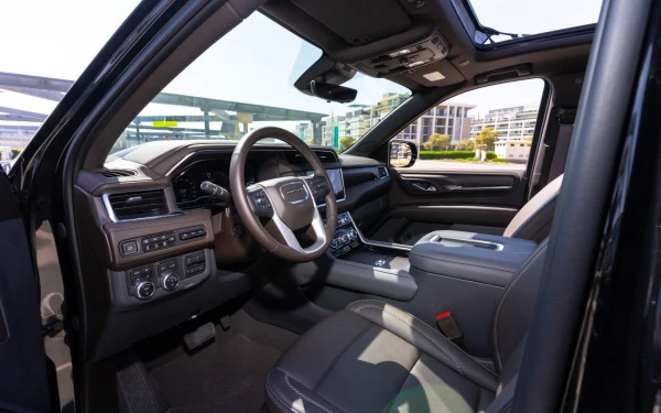  Black GMC Yukon Denali Photo 5