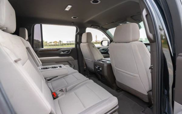  Black GMC Yukon XL SLE Photo 9