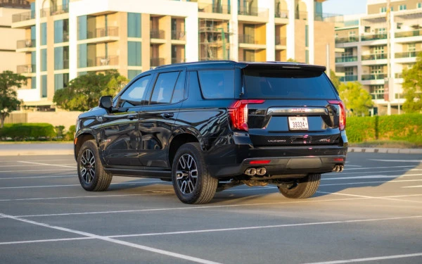  Black GMC Yukon AT4 Photo 3