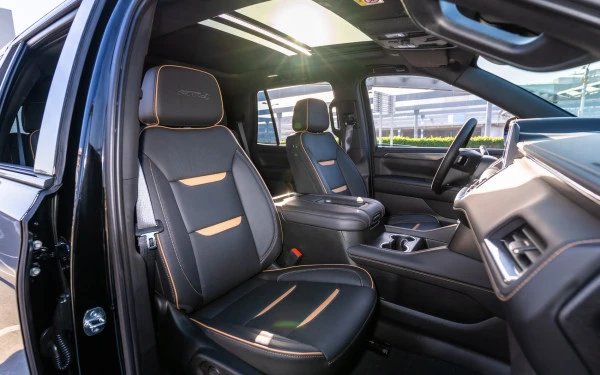  Black GMC Yukon AT4 Photo 6