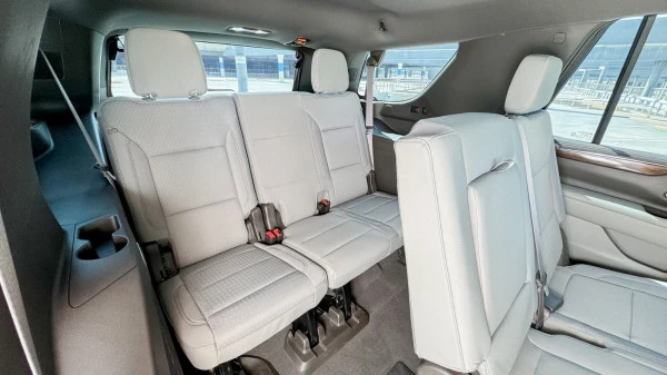  Black GMC Yukon Photo 7