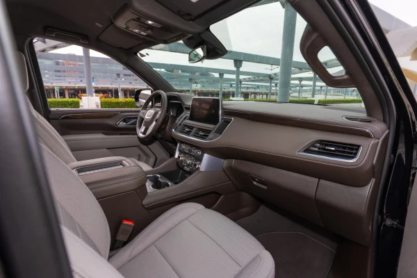  Black GMC Yukon Photo 7