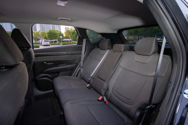  Black Hyundai Tucson Photo 9