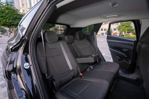  Black Hyundai Tucson Photo 11