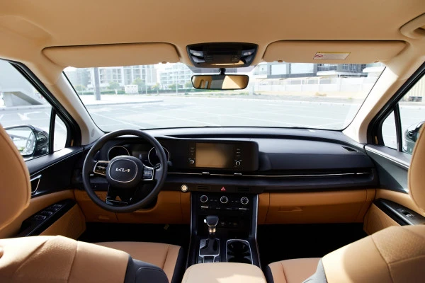  Black KIA Carnival Photo 6