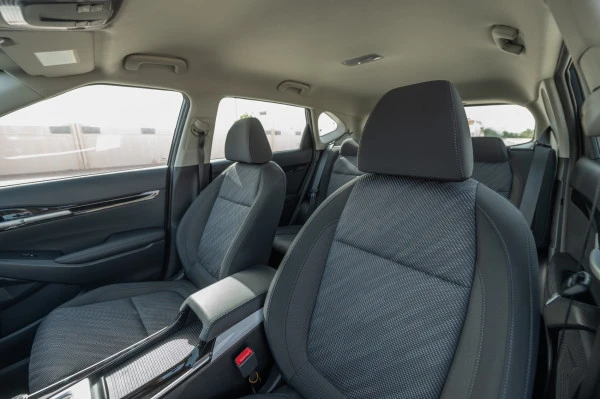  Black KIA Seltos Photo 7