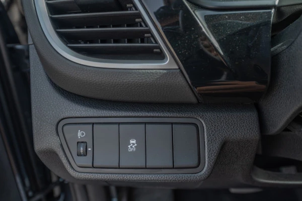  Black KIA Seltos Photo 9