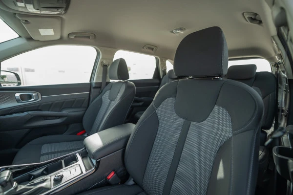  Black KIA Sorento Photo 5