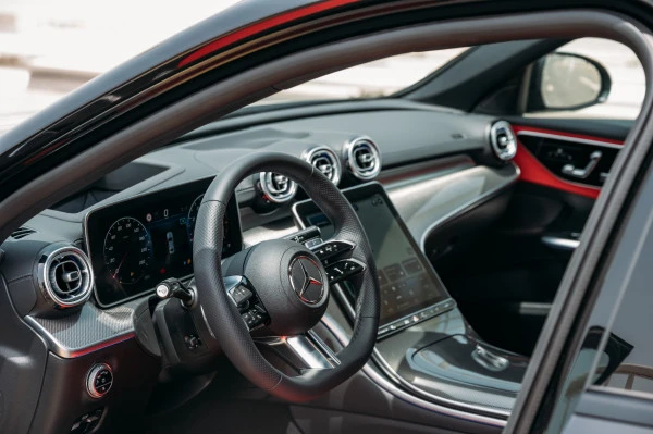  Black Mercedes C200 Photo 3