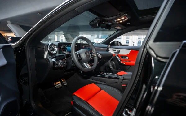  Black Mercedes CLA200 Photo 8