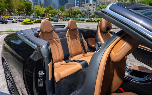  Black Mercedes CLE 200 AMG cabriolet/convertible Photo 12