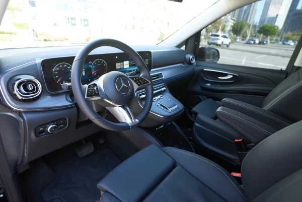  Black Mercedes V300 Avantgarde Extra Long Photo 5