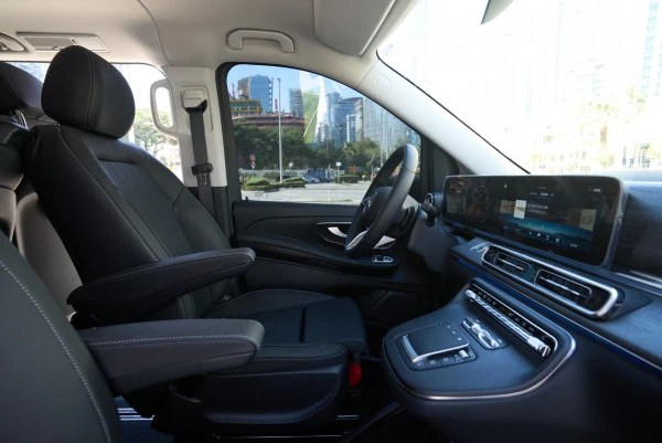  Black Mercedes V300 Avantgarde Extra Long Photo 7