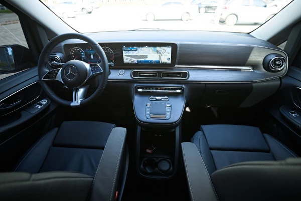  Black Mercedes V300 Avantgarde Extra Long Photo 9