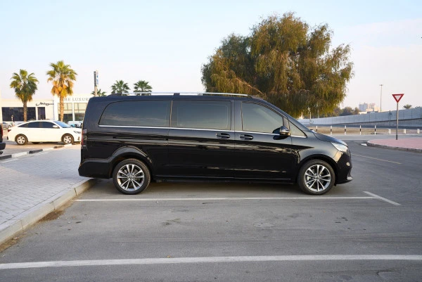  Black Mercedes V300 Avantgarde Extra Long Photo 3