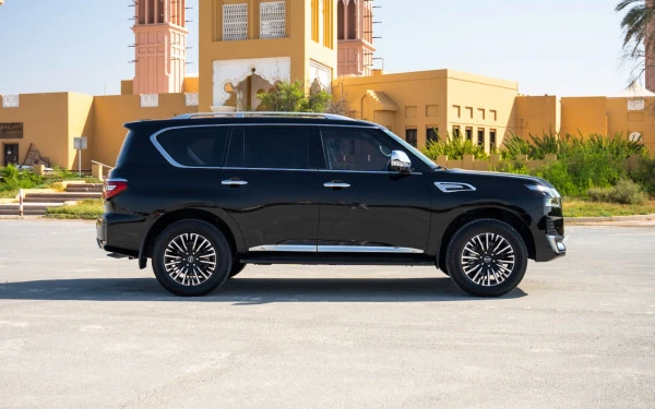  Black Nissan Patrol Photo 3