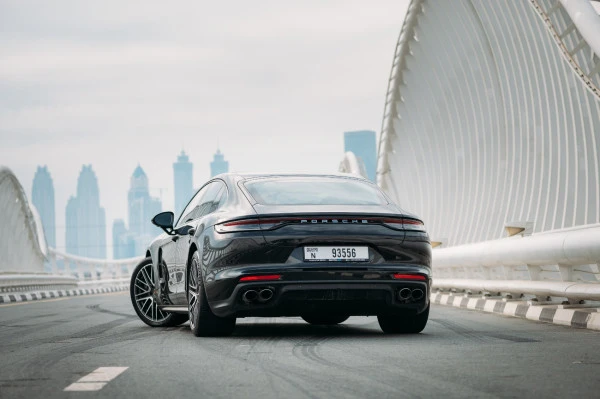  Black Porsche Panamera Photo 2