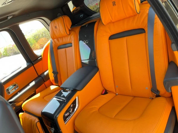  Black Rolls Royce Cullinan Black Badge Photo 10