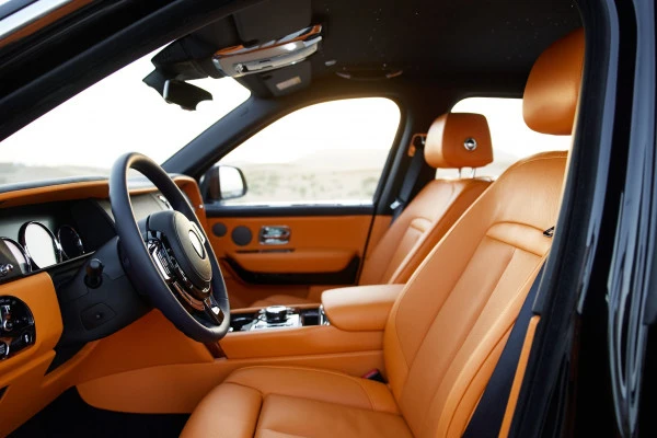  Black Rolls Royce Cullinan Photo 4