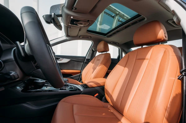  Blue Audi A4 Photo 5