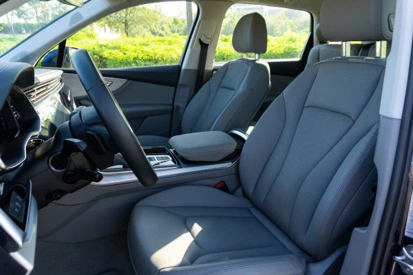  Blue Audi Q7 Photo 6