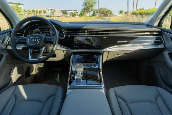  Blue Audi Q7 Photo 8