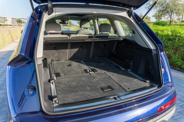  Blue Audi Q7 Photo 10