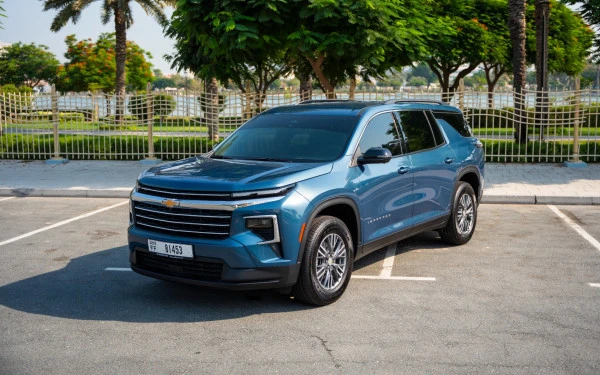  Blue Chevrolet Traverse Photo 2