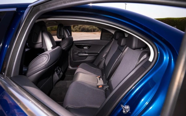  Blue Mercedes C200 Photo 8