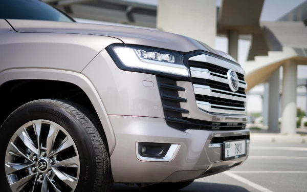  Bronze Toyota Land Cruiser Photo 3